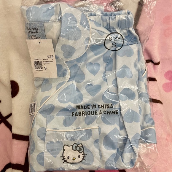 Forever 21 Hello Kitty Pajama Set - Picture 7 of 8
